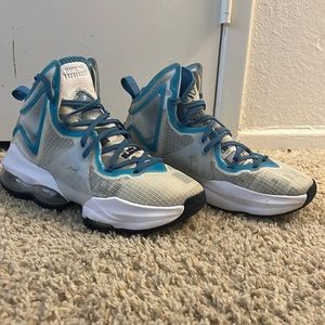 Lebron 19 Sneakers Big Kid